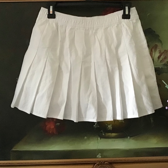 EUC Abercrombie Kids White Pleated Tennis Skirt Size 15/16 - Picture 1 of 5